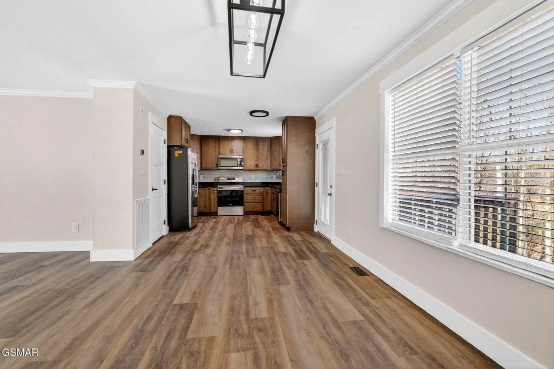 Photo of 1050 Briar Court