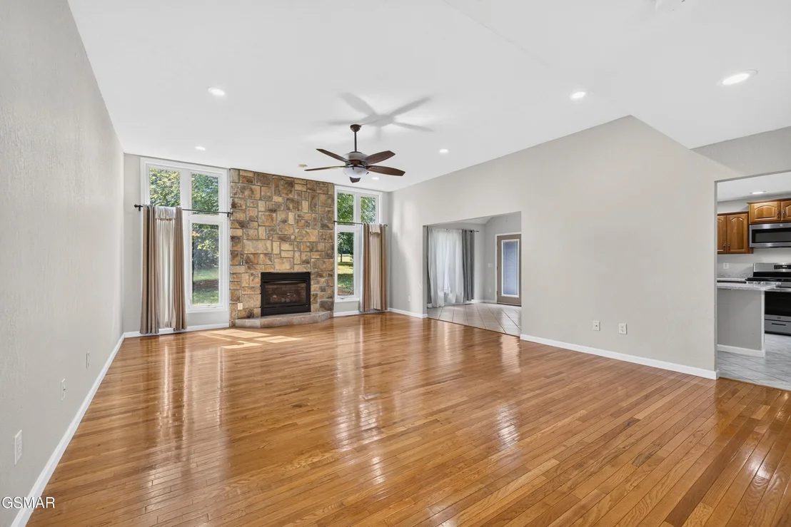 Photo of 219 Sullivan Pointe