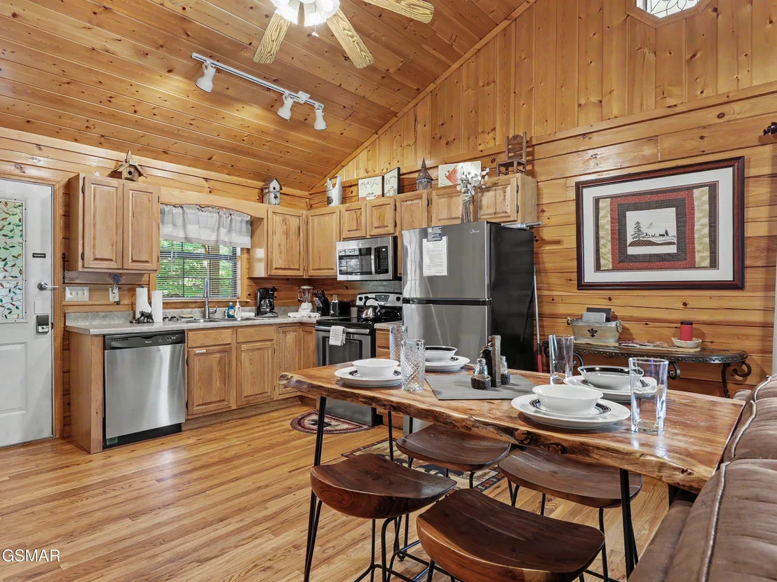 Photo of 1609 Pinewood Way