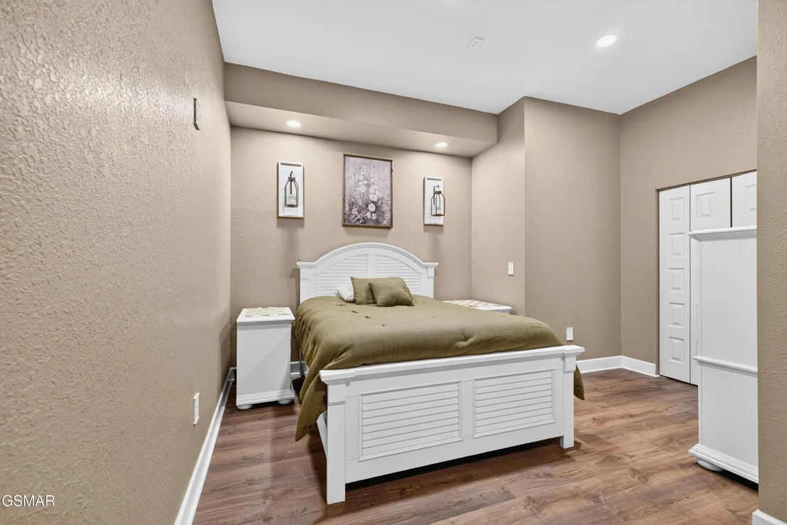 Photo of 917 Crickett Drive