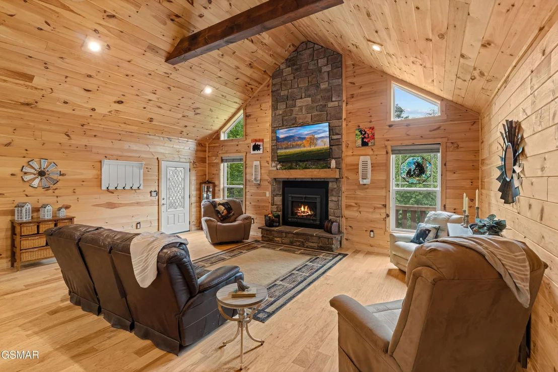 Photo of 3851 Mistletoe Loop