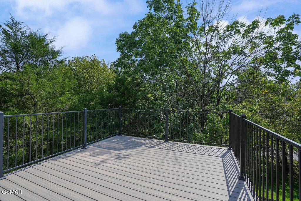 Photo of 1202 Foxwood Drive