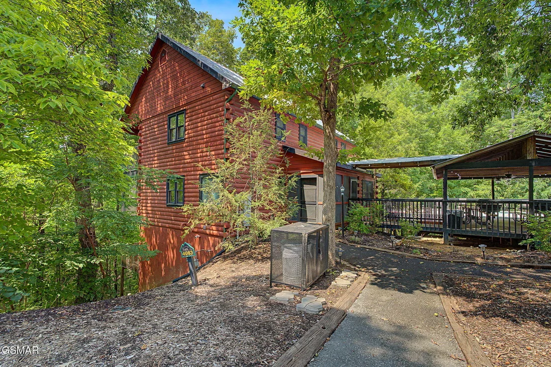 Photo of 852 Bear Run Way