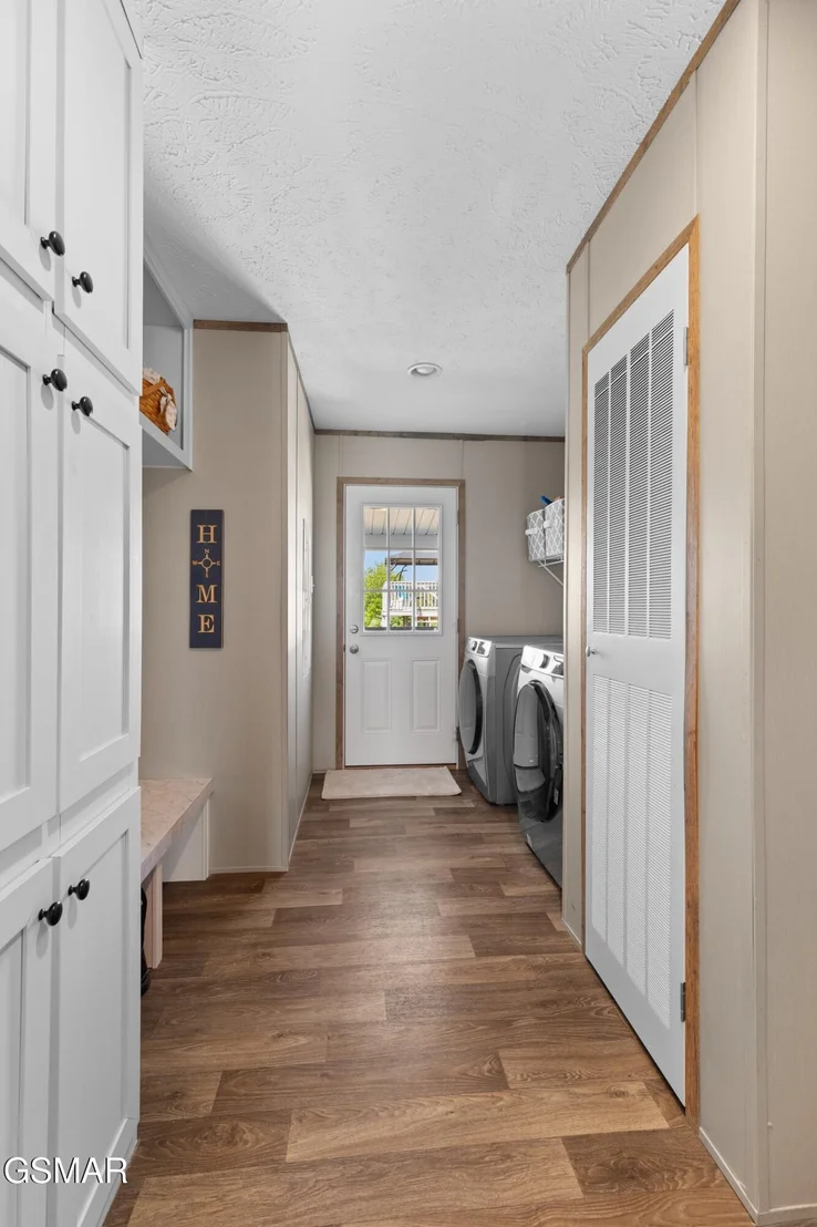 Photo of 405 Barry Cove