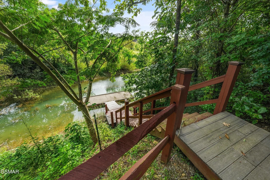 Photo of 2064 Kerr Road