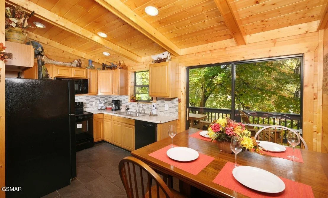 Photo of 617 Iron Mountain Road