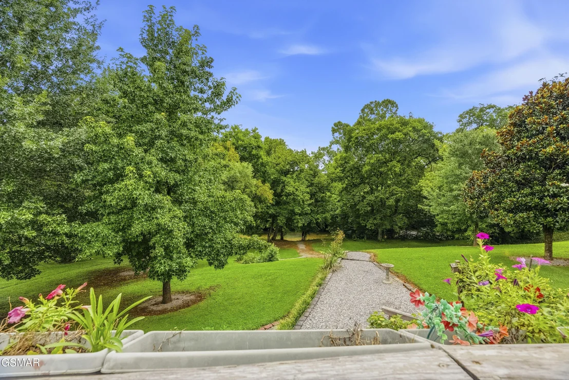 Photo of 2070 James Road