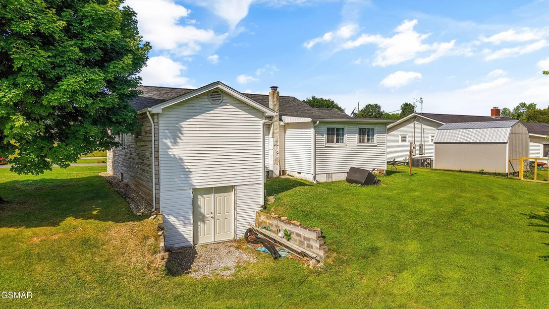 Photo of 1356 Bluegrass Road