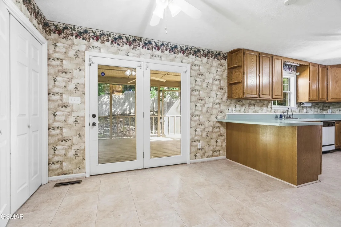 Photo of 716 Whippoorwill Circle