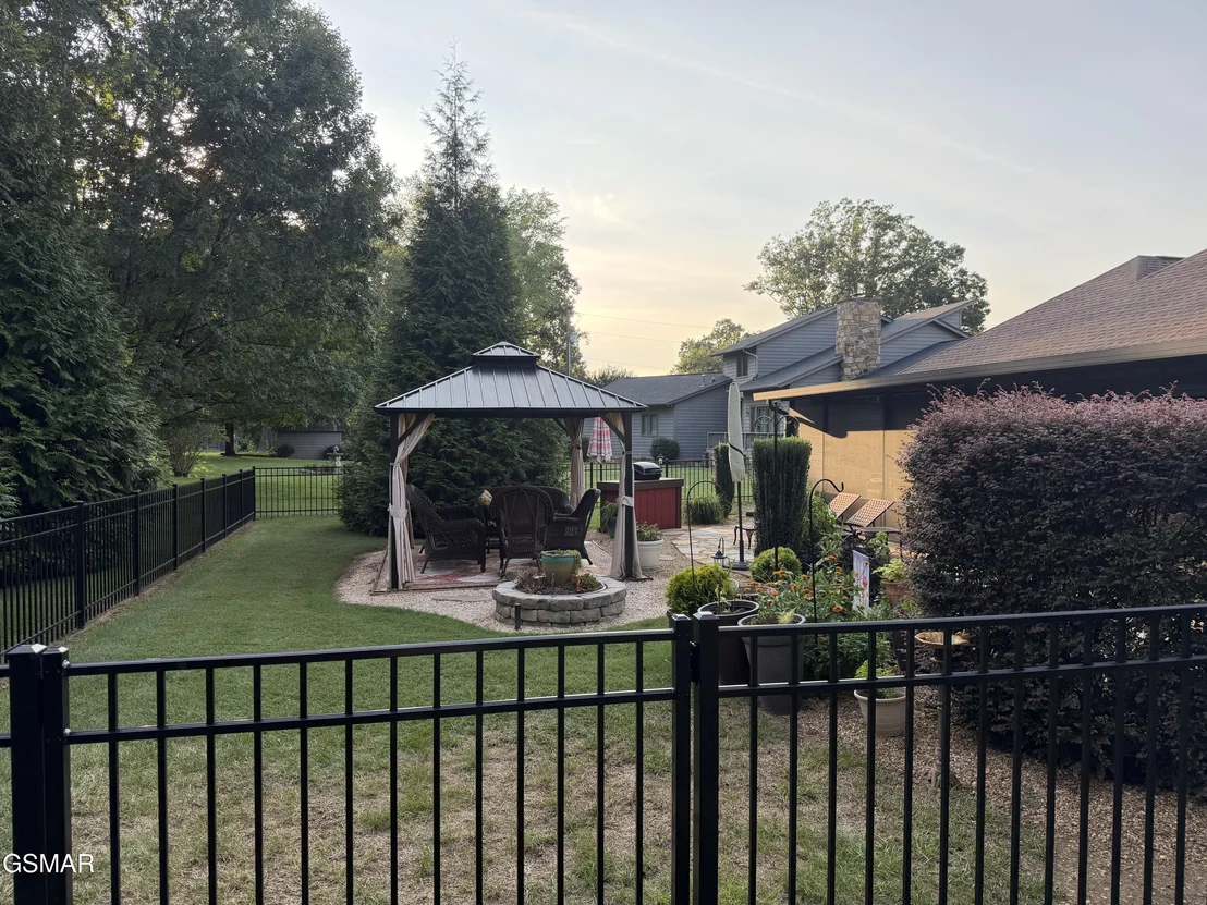 Photo of 1349 Beechview Drive