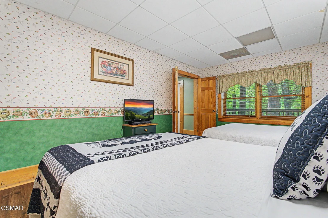 Photo of 852 Bear Run Way