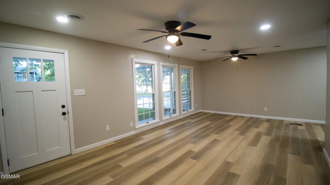 Photo of 1072 Sunset Circle