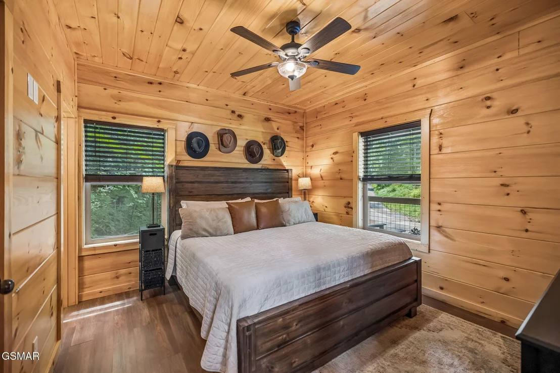 Photo of 1615 Bear Valley Road