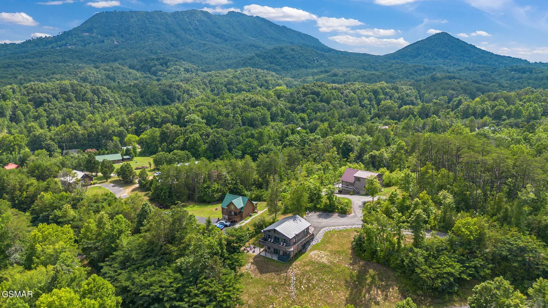 Photo of 705 Rondayview Lane
