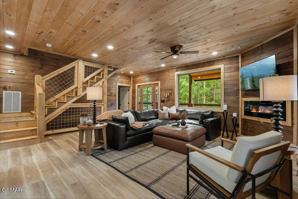 Photo of 2176 Spurling Road
