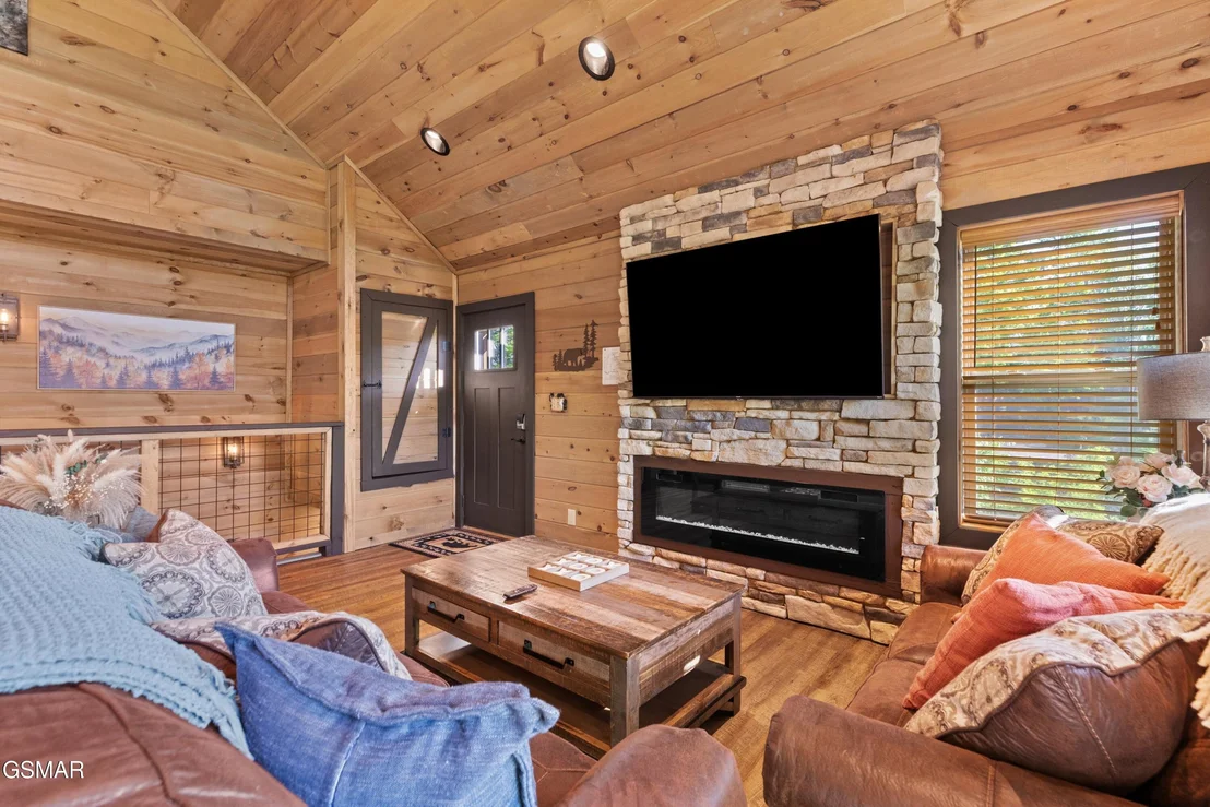 Photo of 2624 Overholt Trail