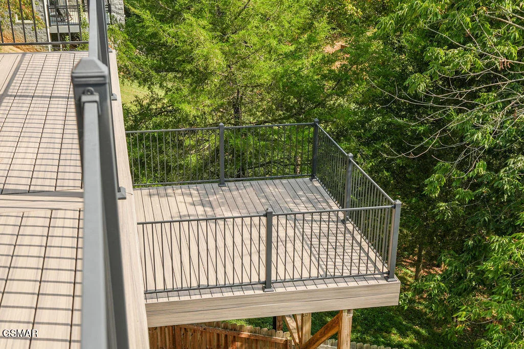 Photo of 1202 Foxwood Drive