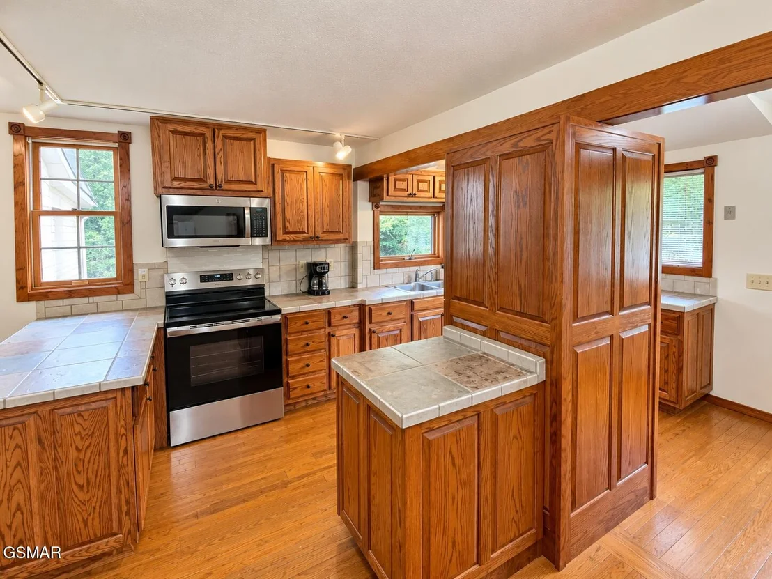 Photo of 1839 Jayell Road