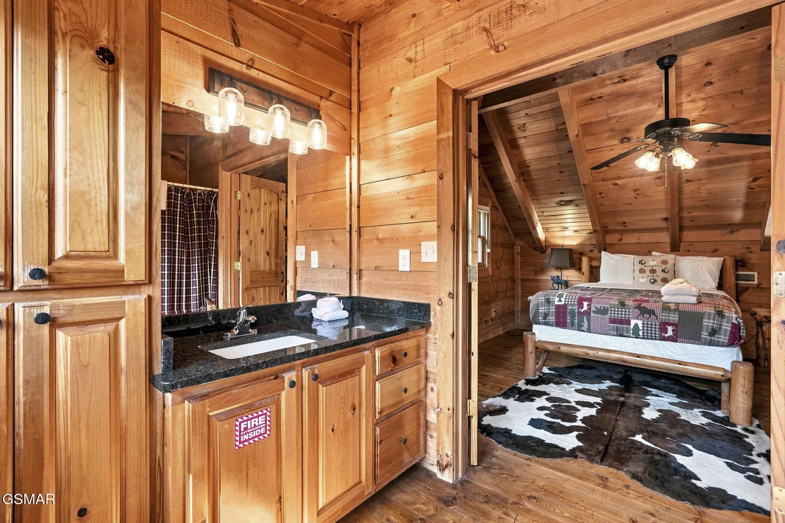 Photo of 1713 Bear View Road