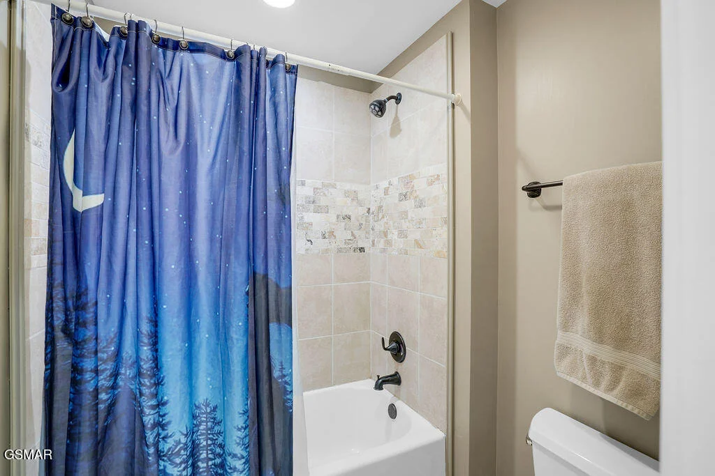 Photo of 1202 Foxwood Drive