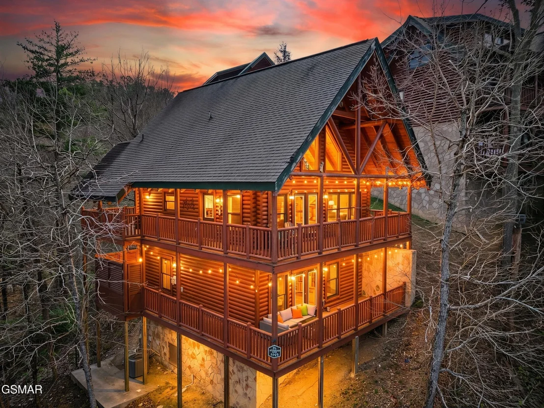 Photo of 1723 Summit View Way