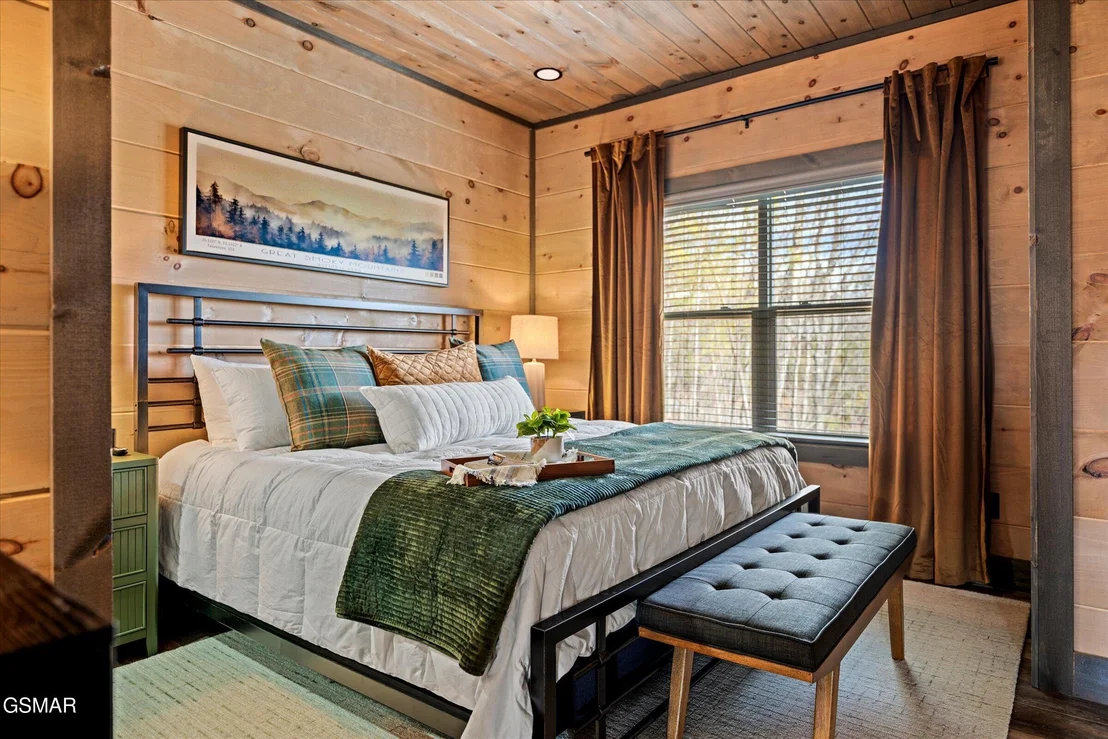 Photo of 1518 Bear Valley Road