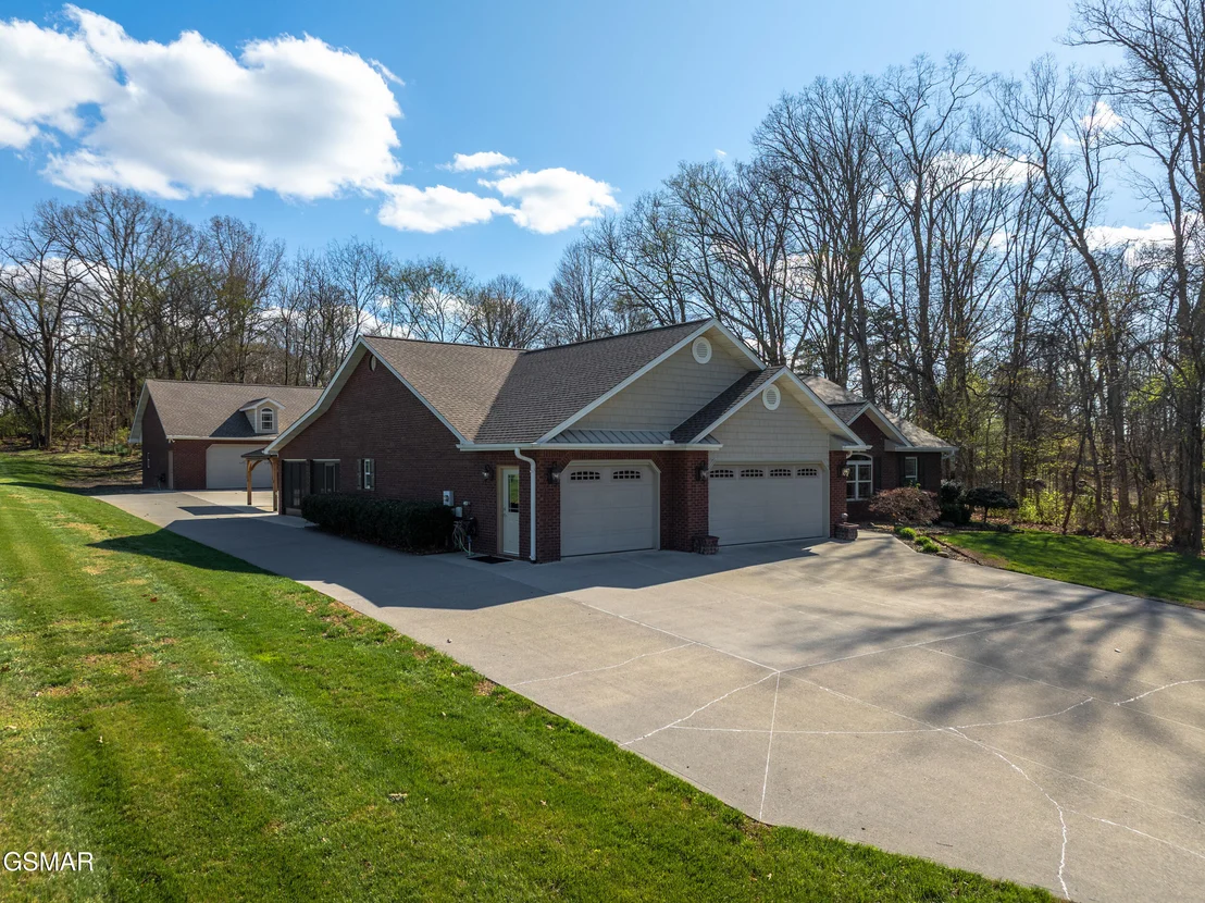 Photo of 225 Piney Road