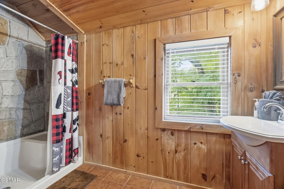 Photo of 2775 Overholt Trail