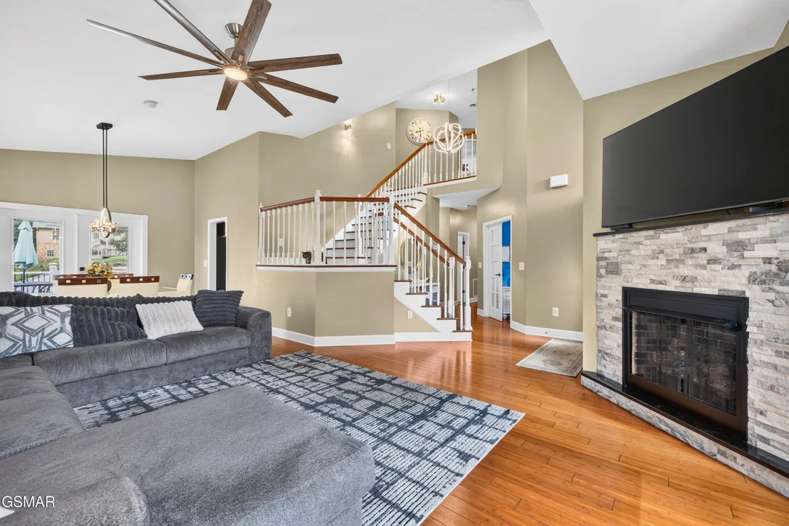 Photo of 917 Crickett Drive