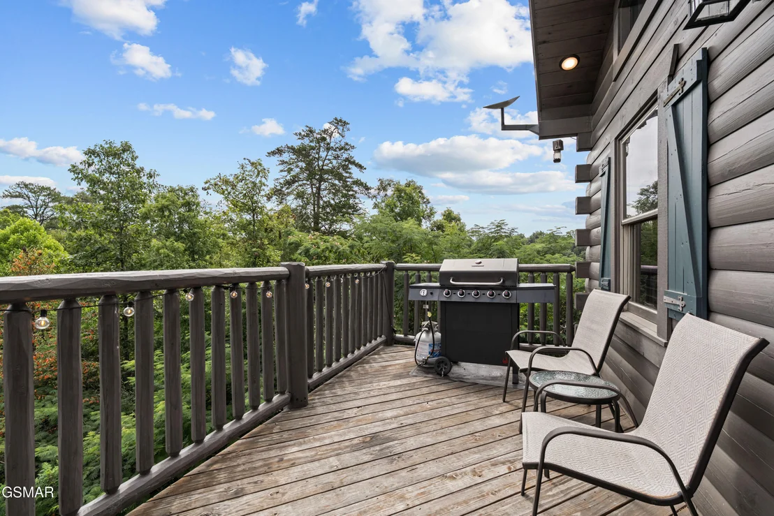 Photo of 705 Rondayview Lane