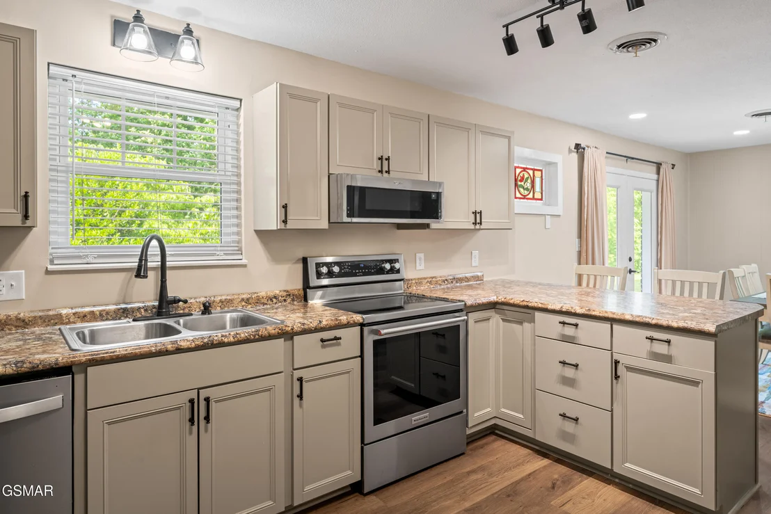Photo of 1103 Mayors Drive