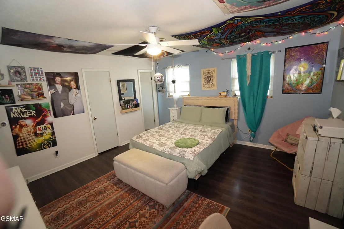 Photo of 720 White Oak Circle