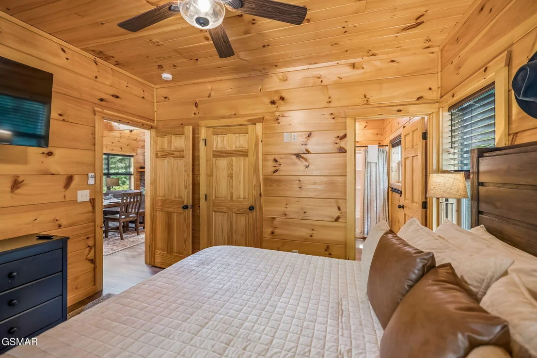 Photo of 1615 Bear Valley Road