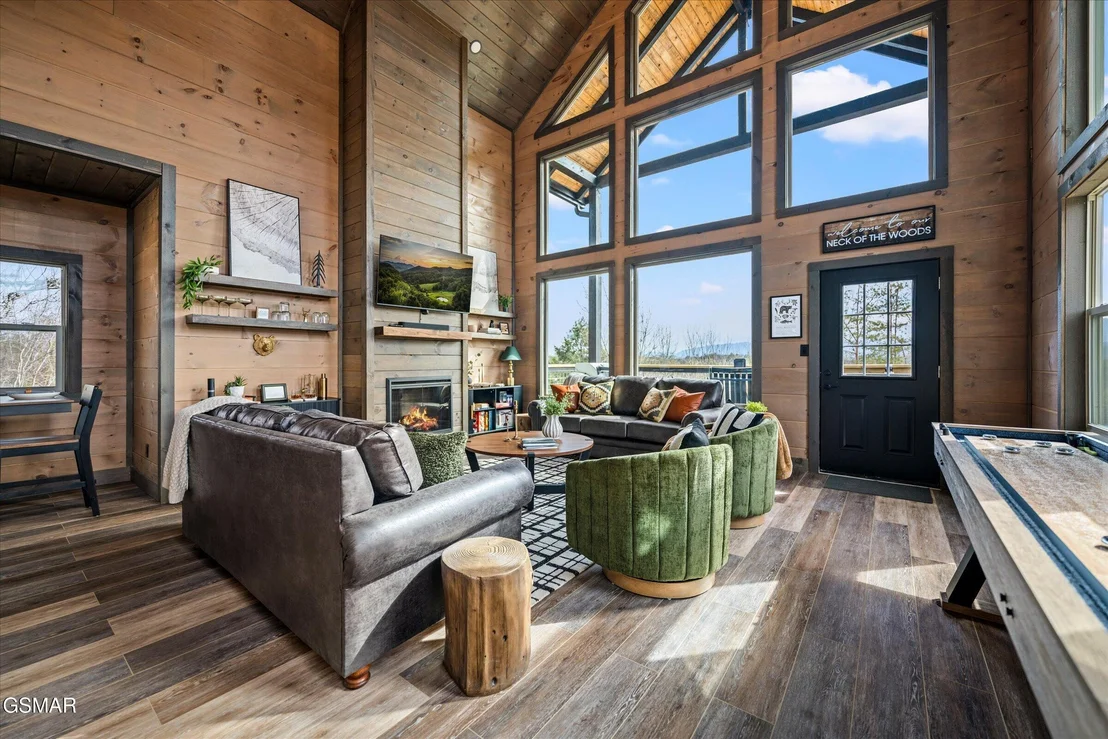 Photo of 1518 Bear Valley Road