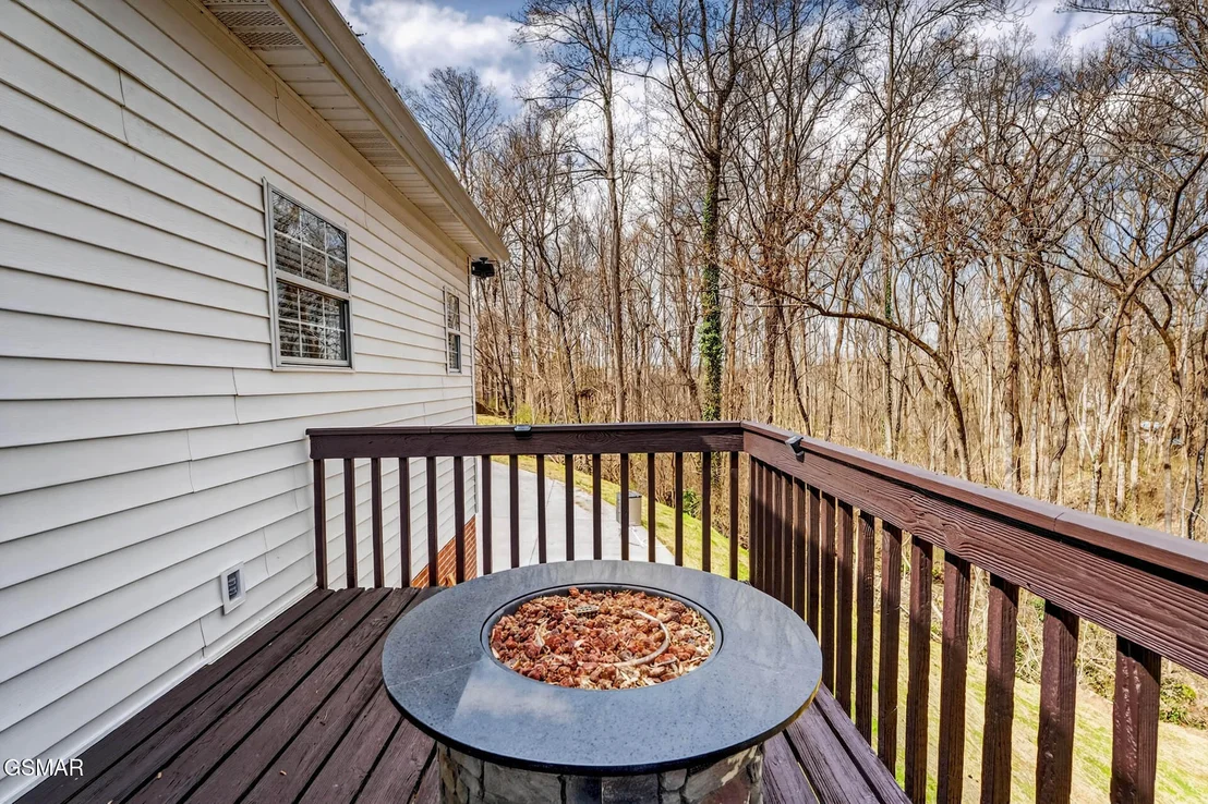 Photo of 1050 Briar Court