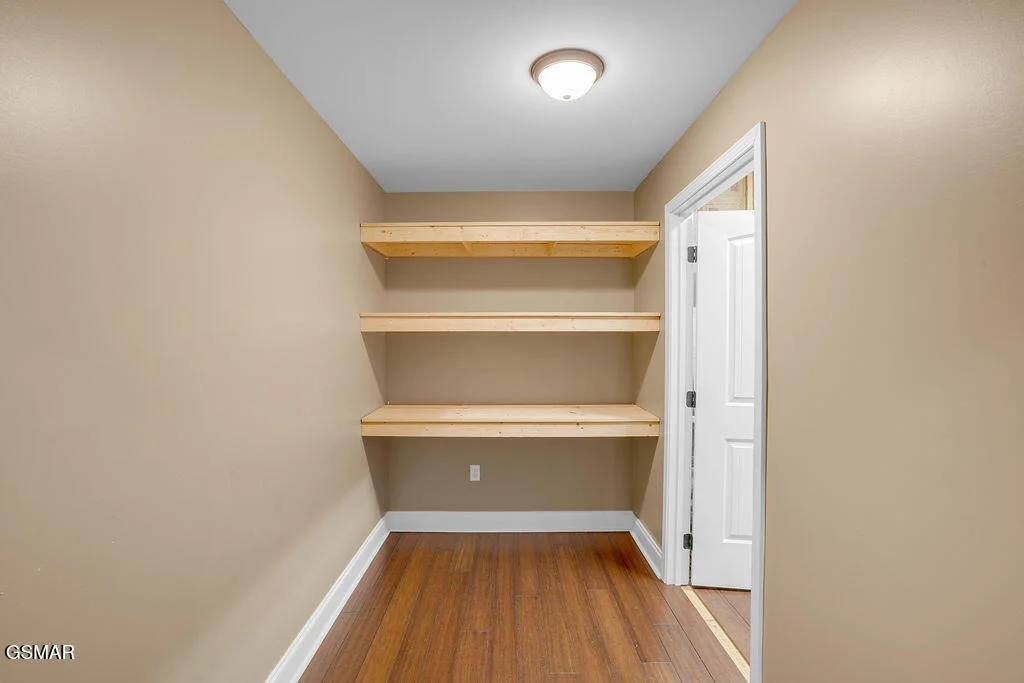 Photo of 1202 Foxwood Drive