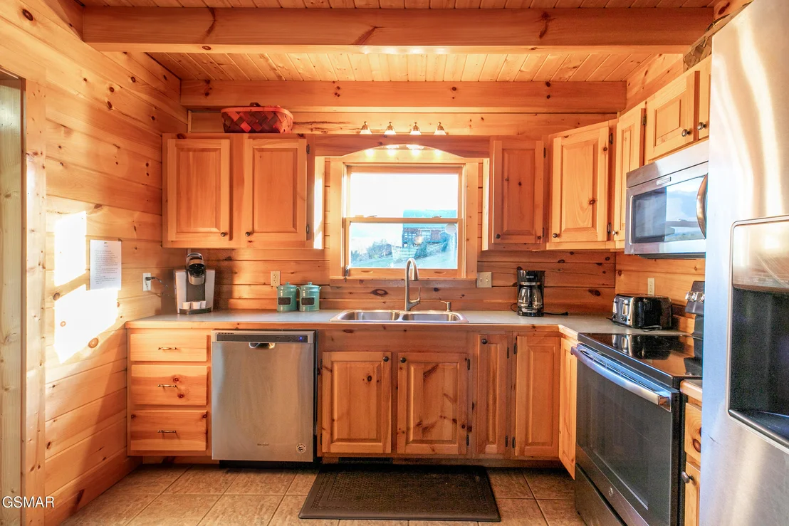 Photo of 2466 Bryan Road