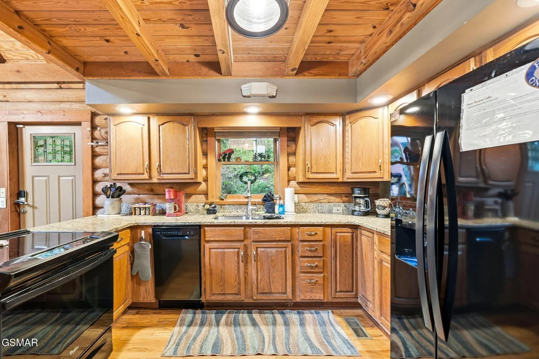 Photo of 1563 Grant Road