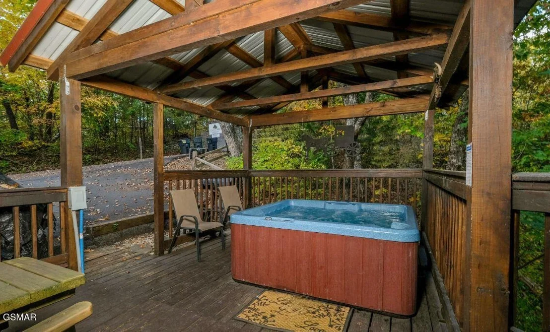 Photo of 617 Iron Mountain Road