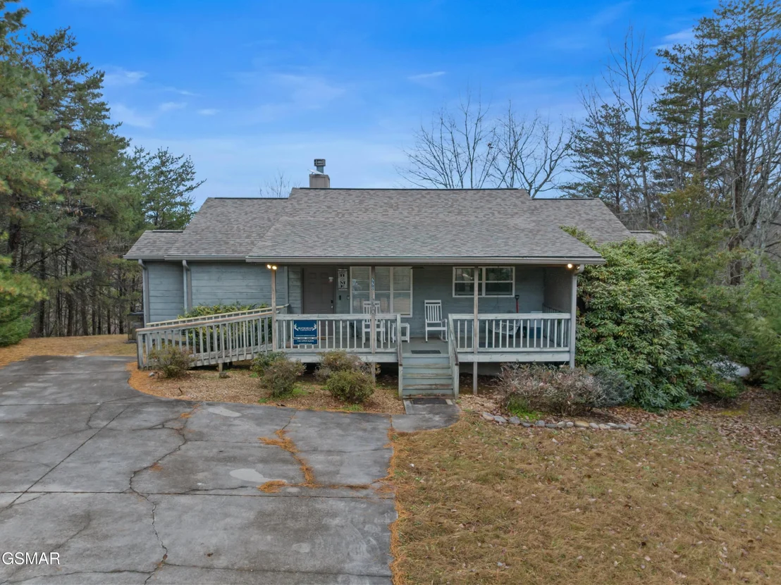 Photo of 550 Sassafras Trail