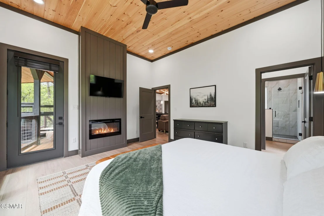 Photo of 1079 Pleasure Road