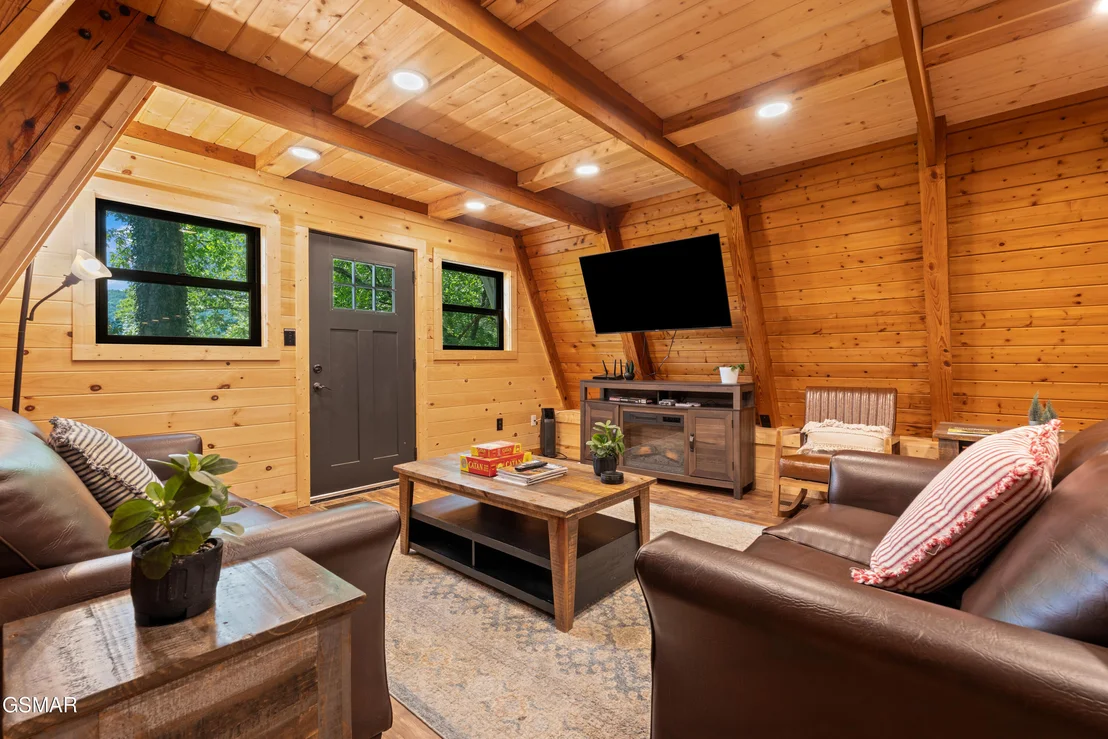 Photo of 1146 Pine Mountain Road