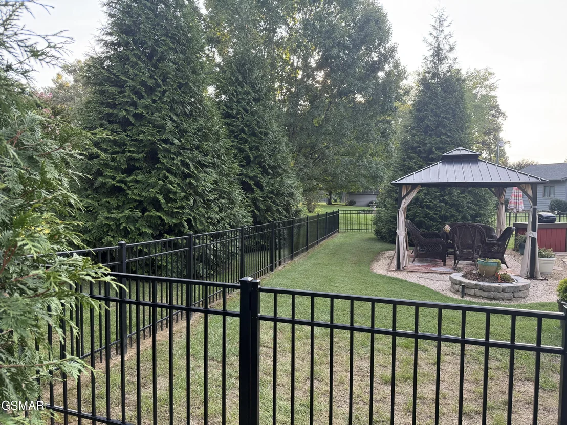 Photo of 1349 Beechview Drive