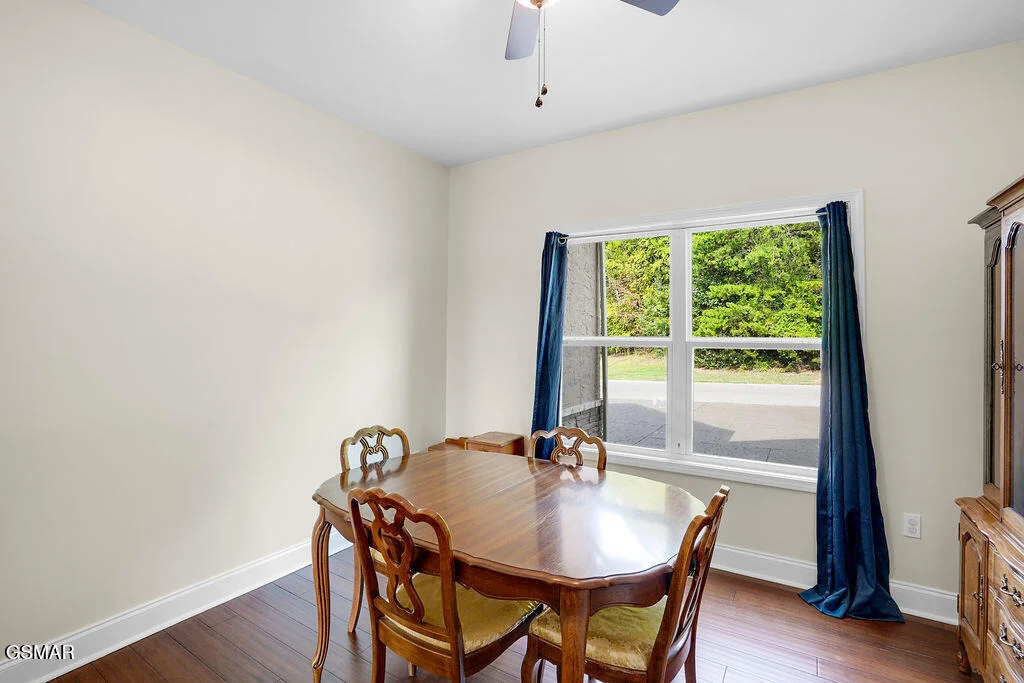 Photo of 1202 Foxwood Drive
