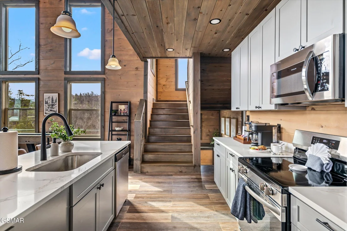 Photo of 1518 Bear Valley Road