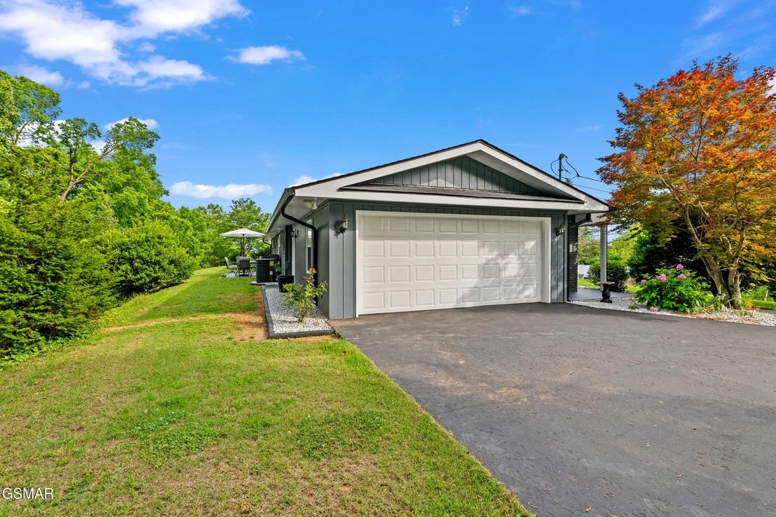 Photo of 1103 Mayors Drive