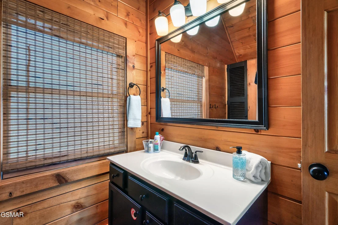 Photo of 1058/1060 Pinecrest Way