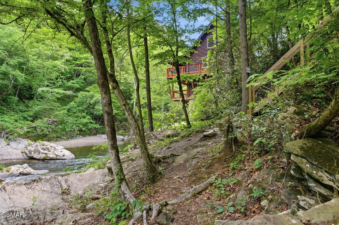 Photo of 1563 Grant Road