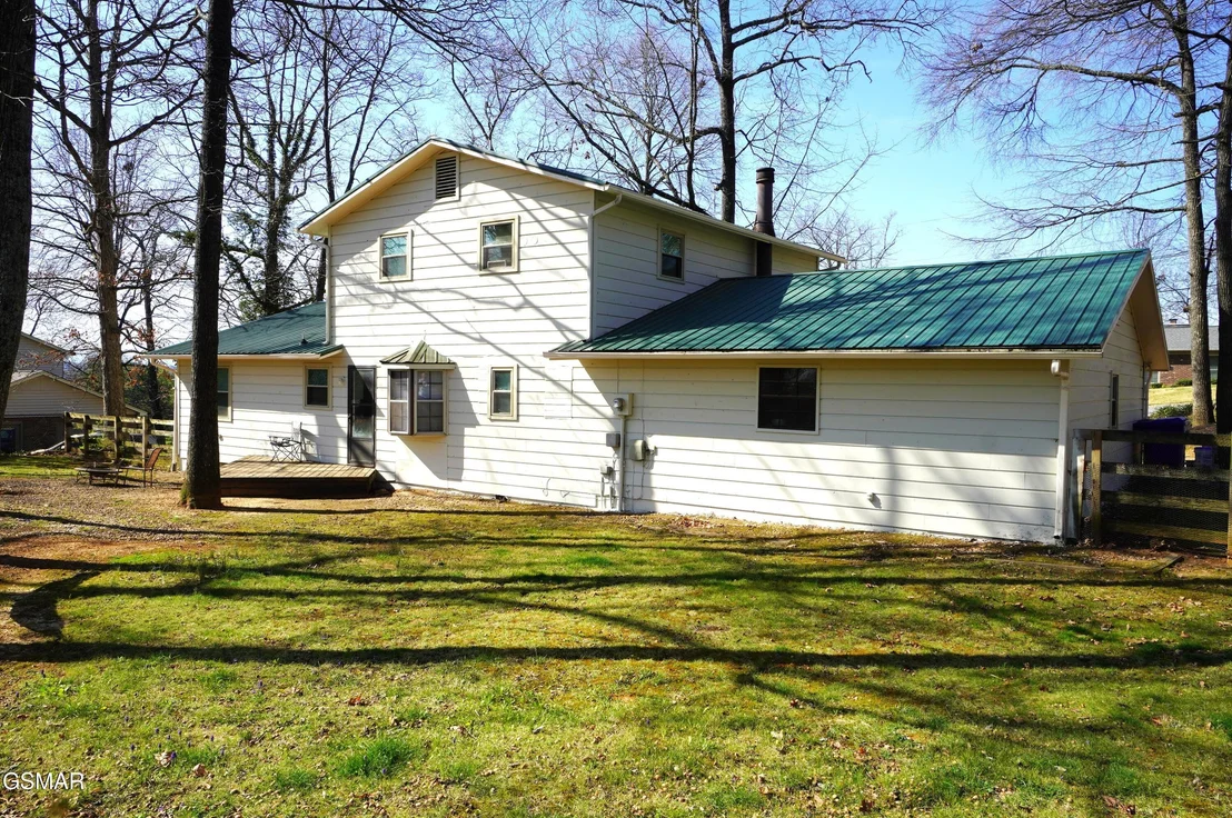 Photo of 720 White Oak Circle
