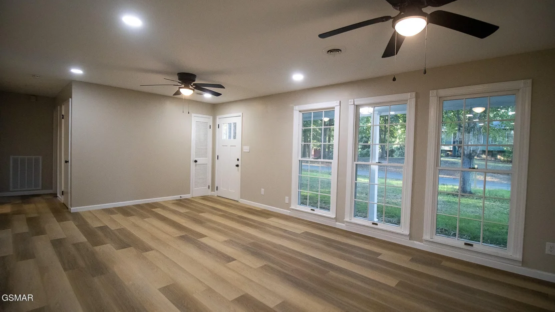 Photo of 1072 Sunset Circle